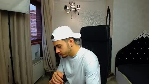 Snapshot of brandontatex chatting on October 23, 4:45 am BrandonTateX online show from October 23, 4:45 am