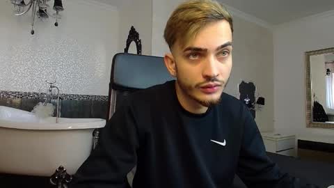 Snapshot of brandontatex chatting on November 12, 9:42 am BrandonTateX online show from November 12, 9:42 am