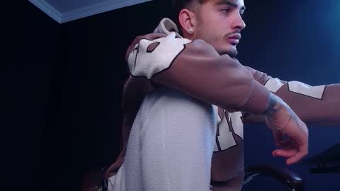 Snapshot of brandontatex chatting on December 1, 9:14 am BrandonTateX online show from December 1, 9:14 am