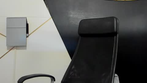 BrandonTateX online show from April 25, 8:28 am