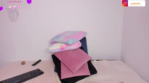 Snapshot of brandy_brow chatting on November 1, 11:40 pm brandy Independent model online show from November 1, 11:40 pm