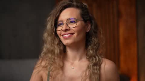 Snapshot of brandywhite chatting on December 7, 4:53 am Alex online show from December 7, 4:53 am