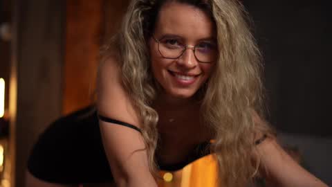 Snapshot of brandywhite chatting on December 28, 5:23 am Alex online show from December 28, 5:23 am