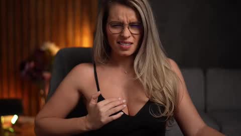 Snapshot of brandywhite chatting on March 4, 8:57 am Alex online show from March 4, 8:57 am