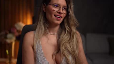 Snapshot of brandywhite chatting on November 18, 5:23 am Alex online show from November 18, 5:23 am