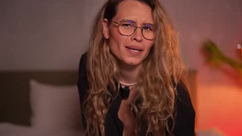 Alex online show from May 9, 3:45 am