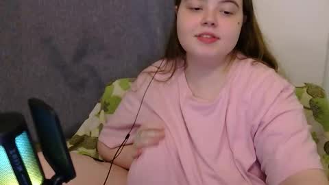 Snapshot of brattyprincess_emma chatting on November 8, 7:01 pm Emma online show from November 8, 7:01 pm