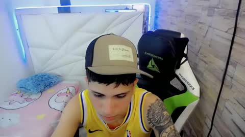 Snapshot of brayan_lopezz chatting on January 17, 4:04 pm BRAYAN online show from January 17, 4:04 pm