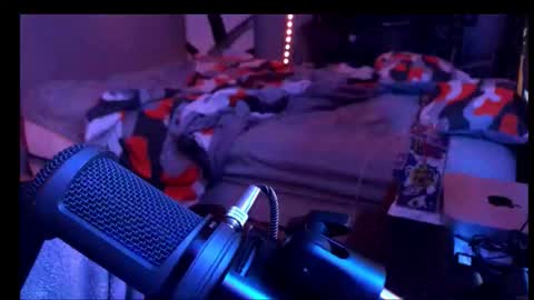 Snapshot of braylensaurex chatting on November 21, 4:44 am MANTE online show from November 21, 4:44 am