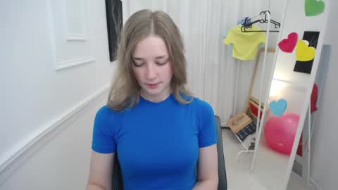 Snapshot of bree_sky chatting on June 4, 11:16 am Bree online show from June 4, 11:16 am