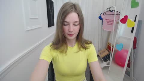 Snapshot of bree_sky chatting on June 12, 11:09 am Bree online show from June 12, 11:09 am