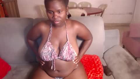 Snapshot of breestaarrs chatting on November 7, 8:14 am Valentina online show from November 7, 8:14 am