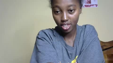 Snapshot of breezykan123 chatting on February 3, 3:53 am breelia online show from February 3, 3:53 am