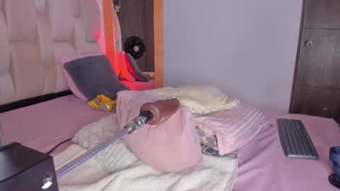 Snapshot of brenda_ruiz_ chatting on June 14, 11:45 am Branda online show from June 14, 11:45 am