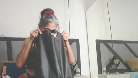 BRENDA VELASQUEZ online show from September 19, 9:04 pm