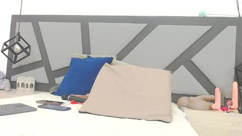 BRENDA VELASQUEZ online show from October 23, 8:18 pm