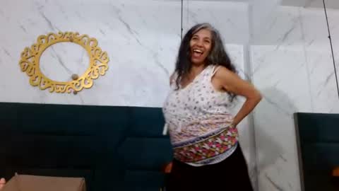 BRENDA VELASQUEZ online show from June 12, 8:08 pm