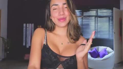 Snapshot of brendaaguerra chatting on January 10, 3:27 pm brendaaguerra online show from January 10, 3:27 pm