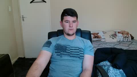 Snapshot of brendansexyboy098754 chatting on July 8, 6:07 am ask me lol online show from July 8, 6:07 am