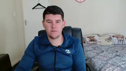 Snapshot of brendansexyboy098754 chatting on July 11, 8:28 am ask me lol online show from July 11, 8:28 am