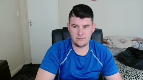 Snapshot of brendansexyboy098754 chatting on July 14, 10:21 am ask me lol online show from July 14, 10:21 am