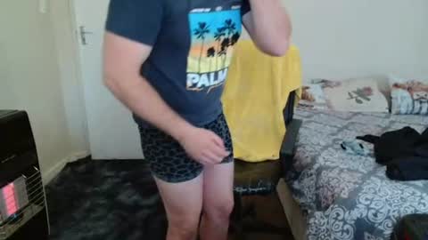Snapshot of brendansexyboy098754 chatting on July 28, 9:37 am ask me lol online show from July 28, 9:37 am