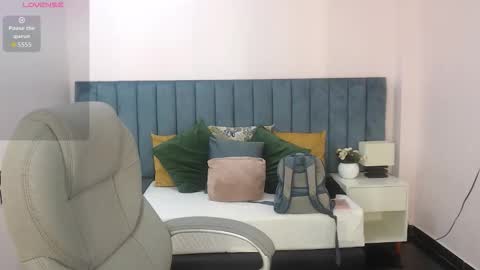 Brenda online show from February 3, 1:05 pm