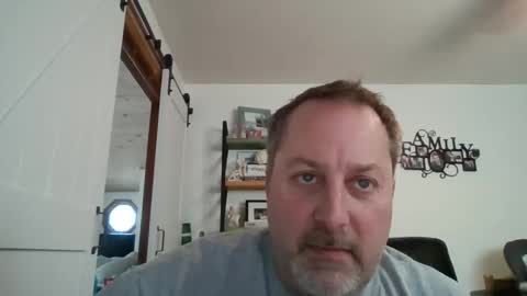 Snapshot of brettsky chatting on February 2, 3:17 pm hey online show from February 2, 3:17 pm