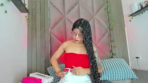 Snapshot of briaconner_ chatting on June 22, 1:40 am B R I A online show from June 22, 1:40 am