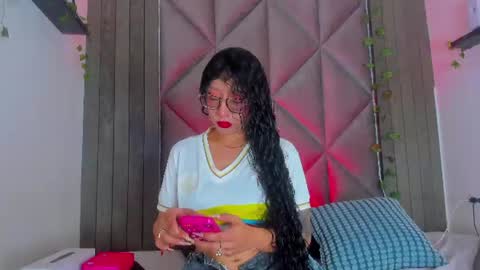 Snapshot of briaconner_ chatting on June 24, 2:54 am B R I A online show from June 24, 2:54 am