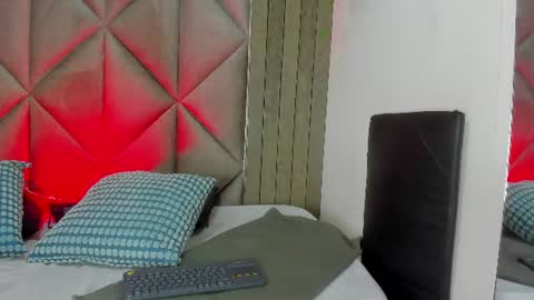 Snapshot of briaconner_ chatting on June 25, 2:44 am B R I A online show from June 25, 2:44 am