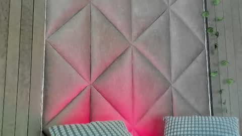 Snapshot of briaconner_ chatting on July 14, 2:49 am B R I A online show from July 14, 2:49 am