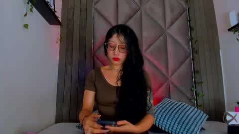 Snapshot of briaconner_ chatting on August 3, 1:26 am B R I A online show from August 3, 1:26 am