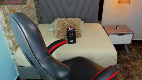 Briana online show from November 21, 7:34 pm