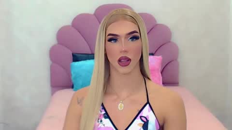 BRIANA online show from February 7, 5:10 am