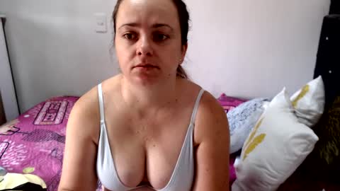 Snapshot of brianabarnes chatting on June 24, 1:54 pm brianabarnes online show from June 24, 1:54 pm