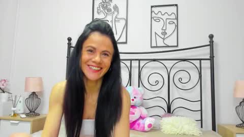 Snapshot of brianaflynt chatting on November 13, 8:41 pm brianaflynt online show from November 13, 8:41 pm