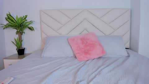 Snapshot of brianna_bigboobs chatting on December 28, 2:21 pm online show from December 28, 2:21 pm