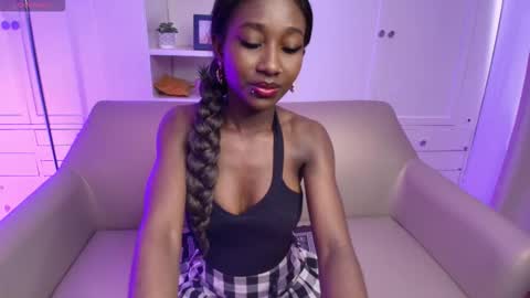 brianna_styles online show from October 13, 1:55 pm