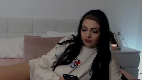 briannabk online show from February 18, 8:27 pm