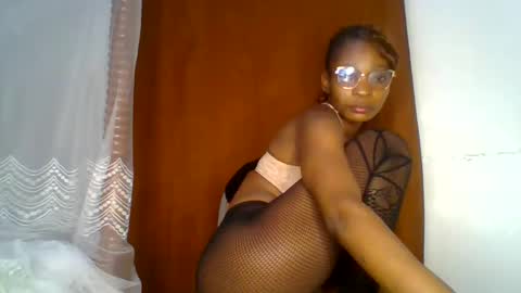 briannah_willie online show from June 7, 11:30 pm