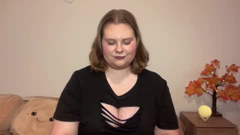 Snapshot of briannakiss21 chatting on November 21, 7:51 am Brianna online show from November 21, 7:51 am