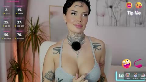 Briana online show from November 21, 5:00 pm