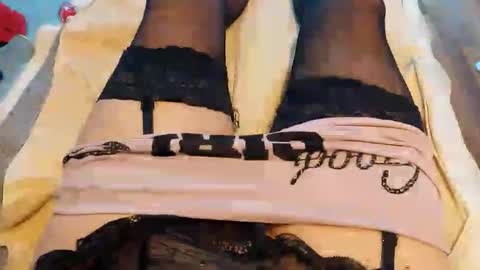 Snapshot of brianriver chatting on December 17, 11:38 am brianriver online show from December 17, 11:38 am