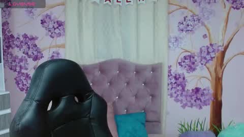 Snapshot of briathomas chatting on February 5, 3:34 am DAYANNA online show from February 5, 3:34 am