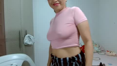 Snapshot of brida_angela29 chatting on July 12, 12:29 pm brida_angela29 online show from July 12, 12:29 pm