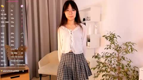 Snapshot of bridgetbottrell chatting on October 29, 1:08 am Hanna online show from October 29, 1:08 am