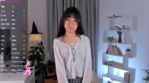 Snapshot of bridgetbottrell chatting on November 27, 1:07 am Hanna online show from November 27, 1:07 am