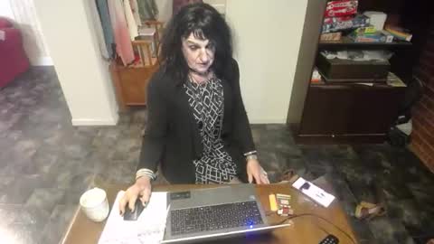bridgetfouru online show from June 5, 6:52 am