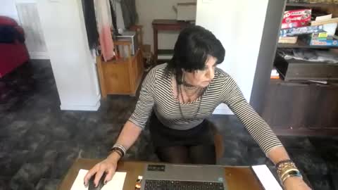 bridgetfouru online show from July 8, 3:33 am